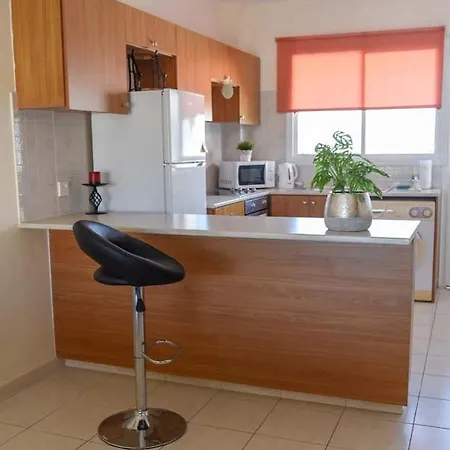 Melania Gardens Klorakas