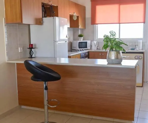 Melania Gardens Klorakas